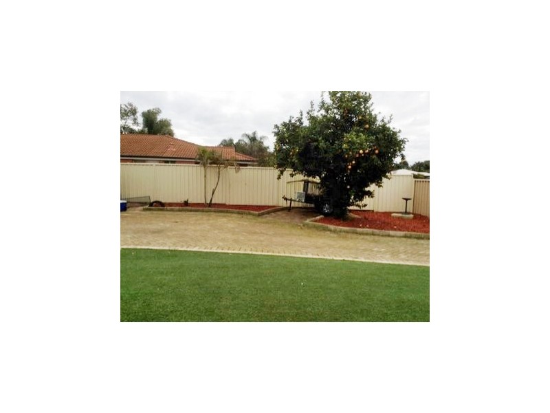 27 Templetonia Promenade, Halls Head WA 6210