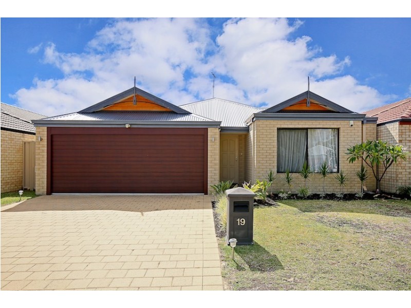 19 Menna Brace, Greenfields WA 6210