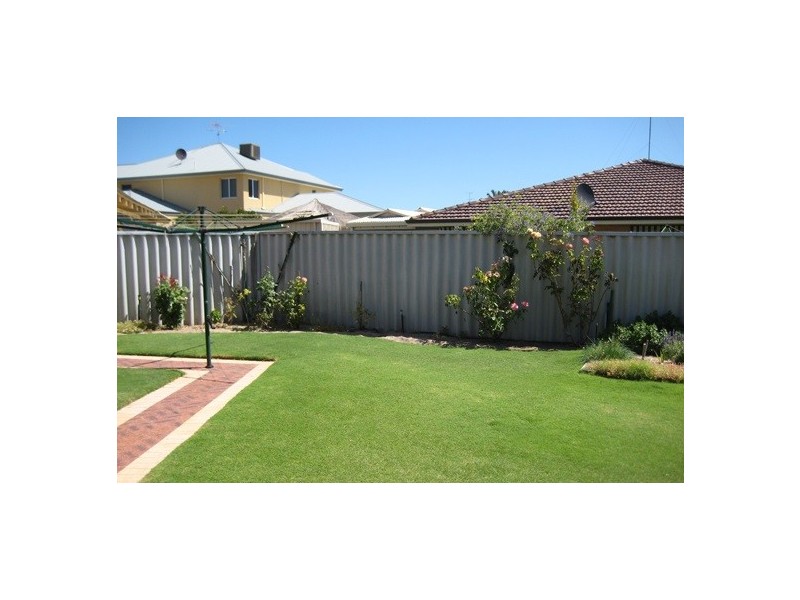 21 Cuvier Place, San Remo WA 6210