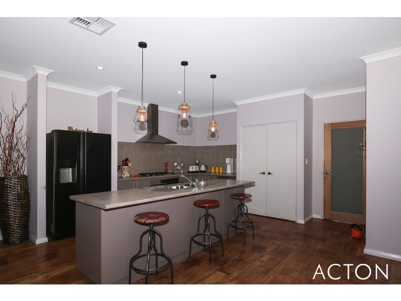 1 Linley Road, Wannanup WA 6210