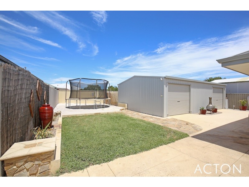 1 Linley Road, Wannanup WA 6210