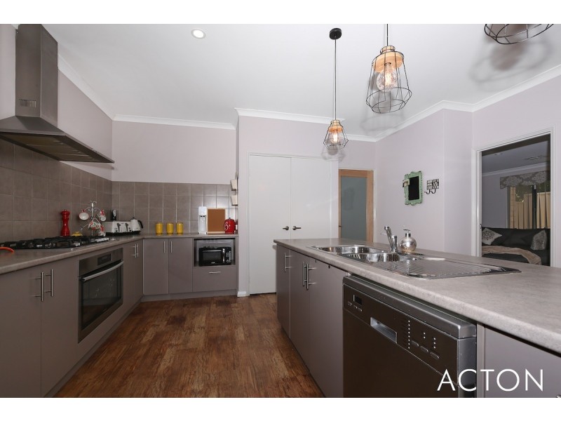 1 Linley Road, Wannanup WA 6210