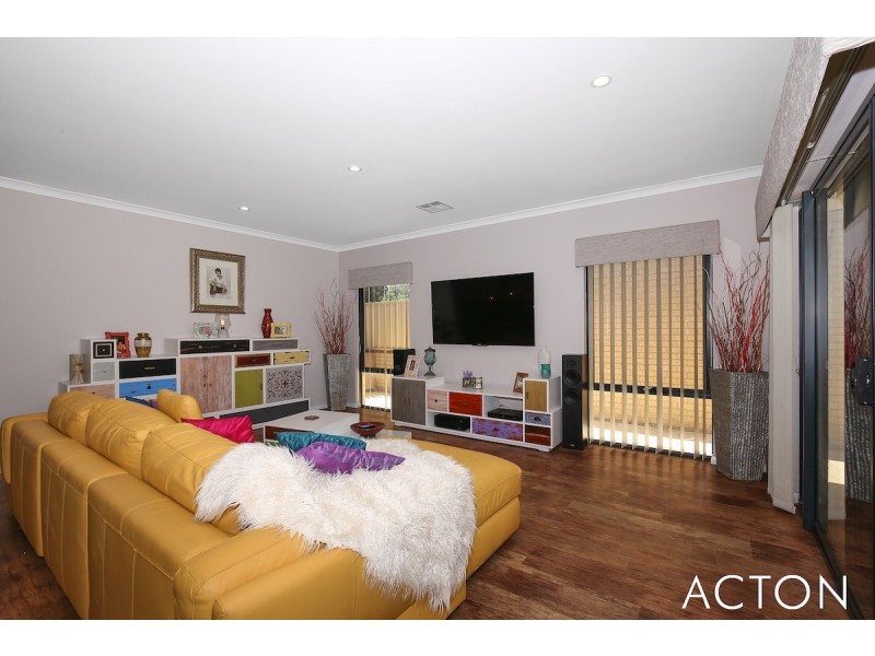 1 Linley Road, Wannanup WA 6210