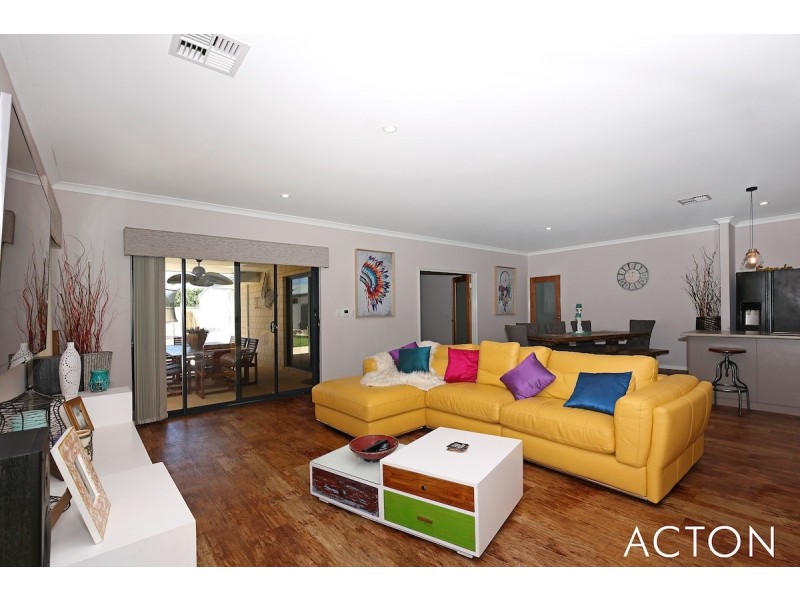 1 Linley Road, Wannanup WA 6210