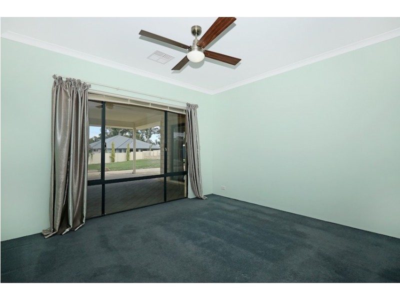 3 Wirra Lane, Lakelands WA 6180