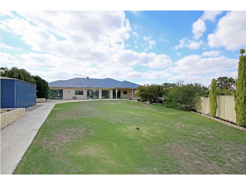 3 Wirra Lane, Lakelands WA 6180