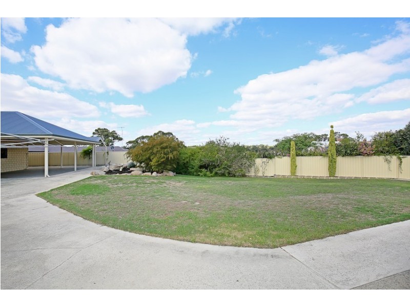 3 Wirra Lane, Lakelands WA 6180