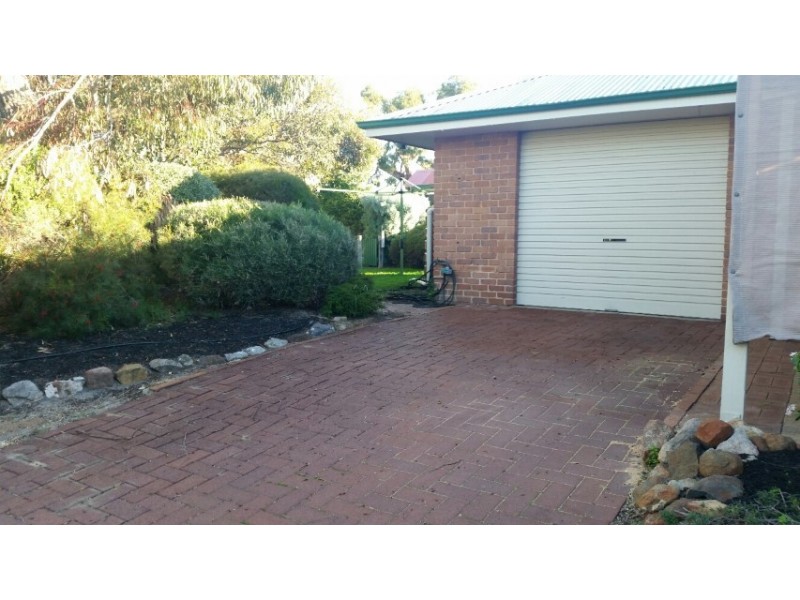 10 Allamanda Way, Halls Head WA 6210