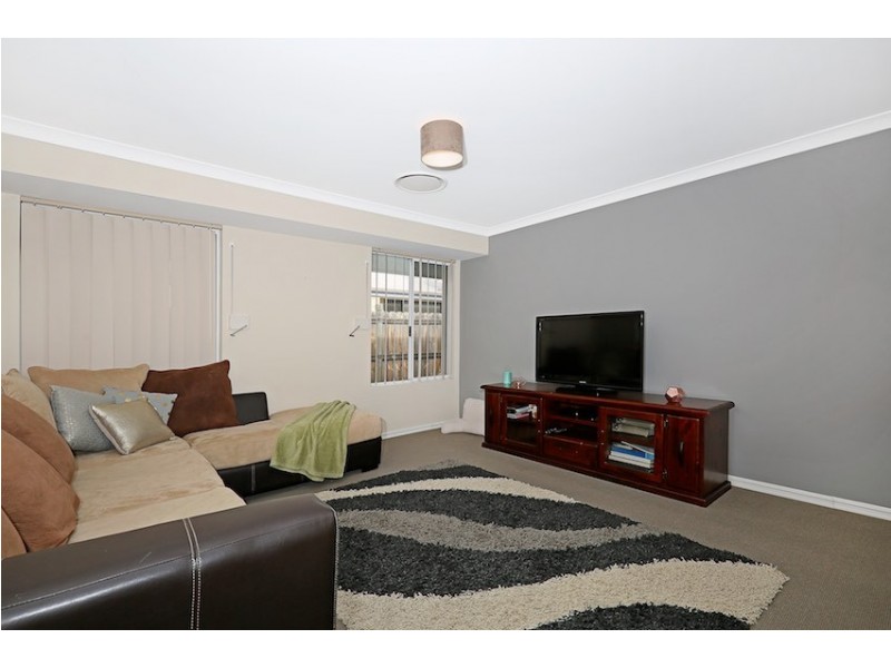 16 Wanjeep Street, Dudley Park WA 6210