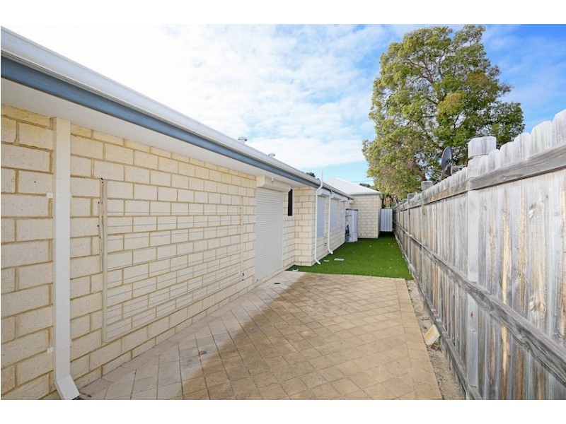 16 Wanjeep Street, Dudley Park WA 6210