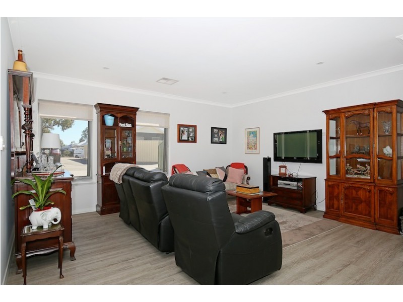 55 Ravendale Drive, Dudley Park WA 6210