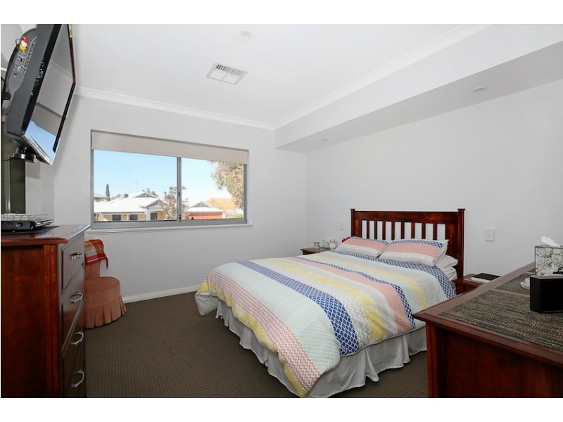 55 Ravendale Drive, Dudley Park WA 6210