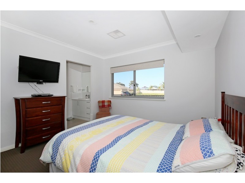 55 Ravendale Drive, Dudley Park WA 6210