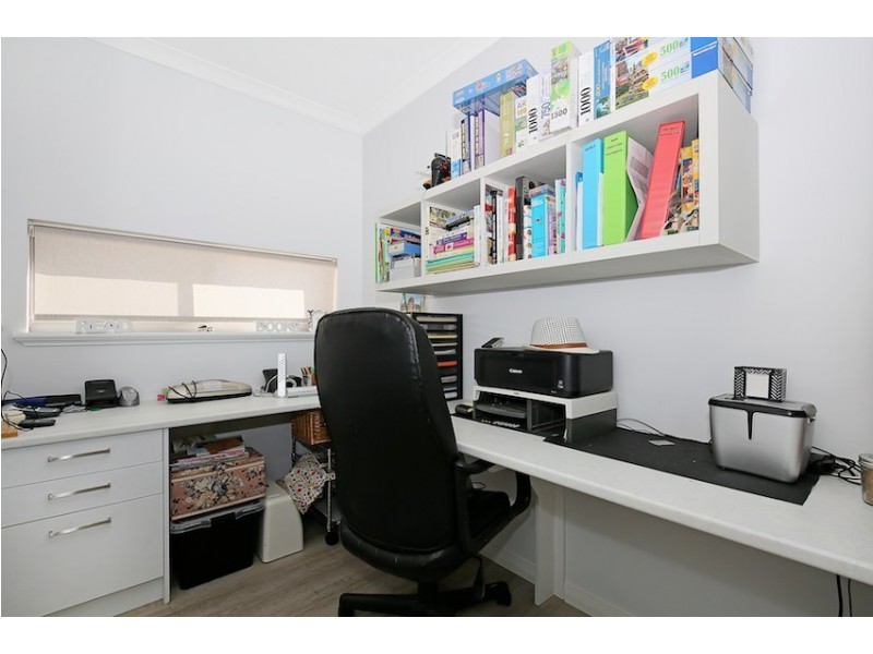 55 Ravendale Drive, Dudley Park WA 6210