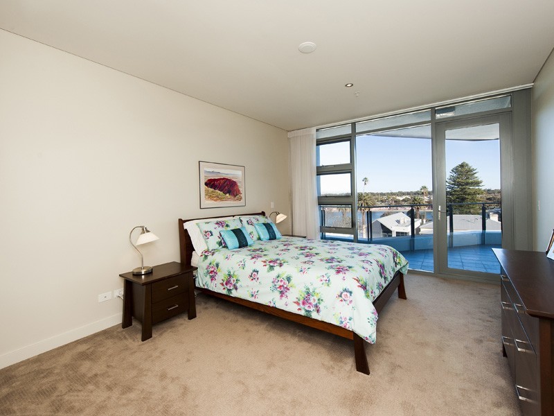 13/1 Barracks Lane, Mandurah WA 6210