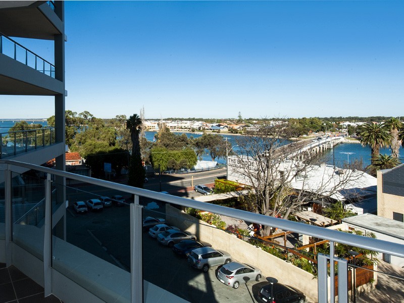 13/1 Barracks Lane, Mandurah WA 6210