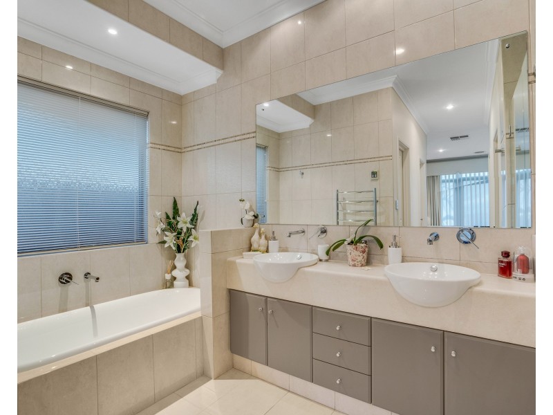 68 Avocet Island Quays, Wannanup WA 6210