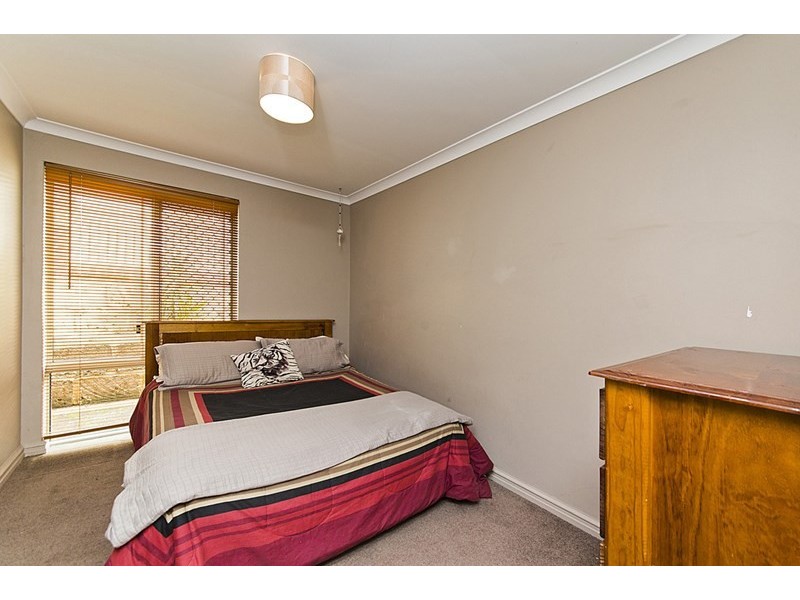 2 Hibiscus Rise, Halls Head WA 6210