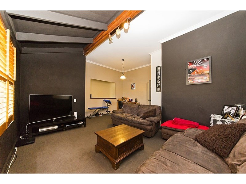 2 Hibiscus Rise, Halls Head WA 6210