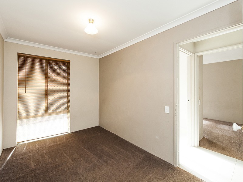 2 Hibiscus Rise, Halls Head WA 6210