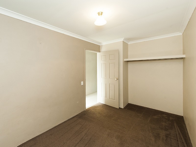 2 Hibiscus Rise, Halls Head WA 6210