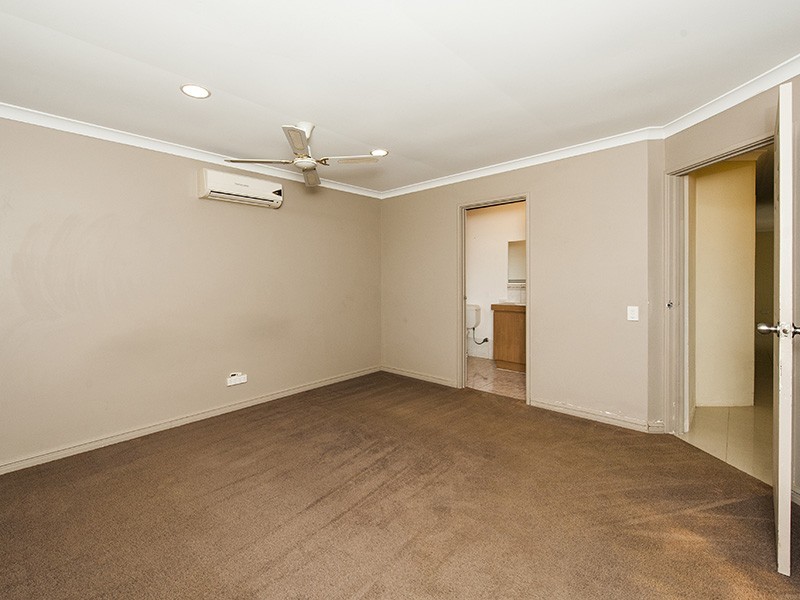 2 Hibiscus Rise, Halls Head WA 6210