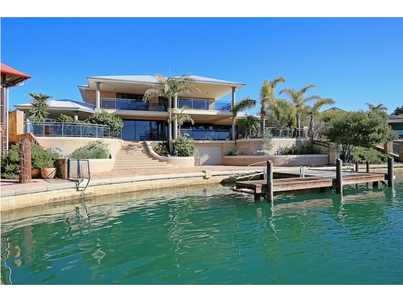 42 Santavea Mews, Halls Head WA 6210