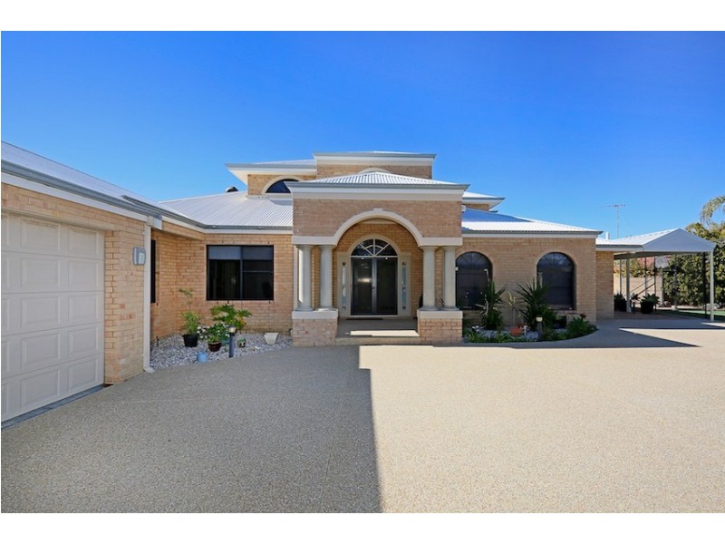 42 Santavea Mews, Halls Head WA 6210