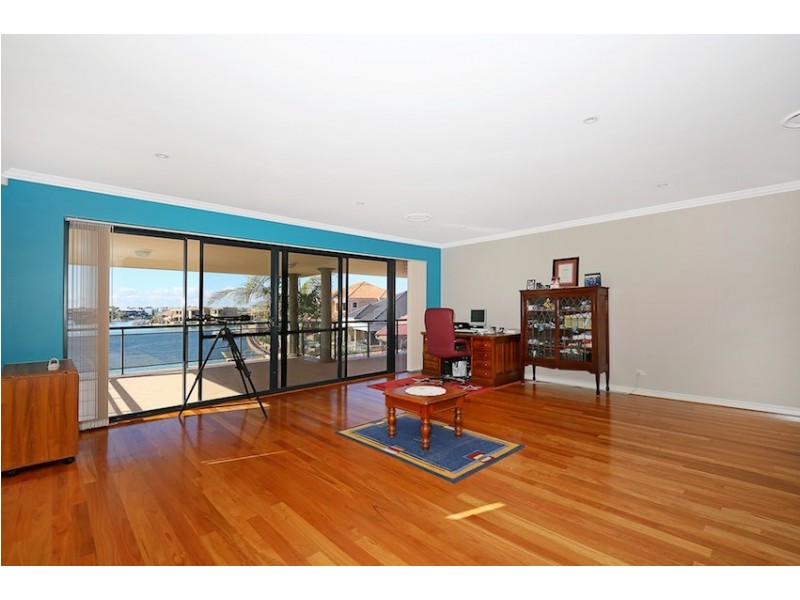 42 Santavea Mews, Halls Head WA 6210