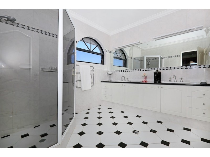 42 Santavea Mews, Halls Head WA 6210