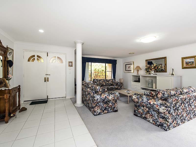 3 Heather Gardens, Halls Head WA 6210