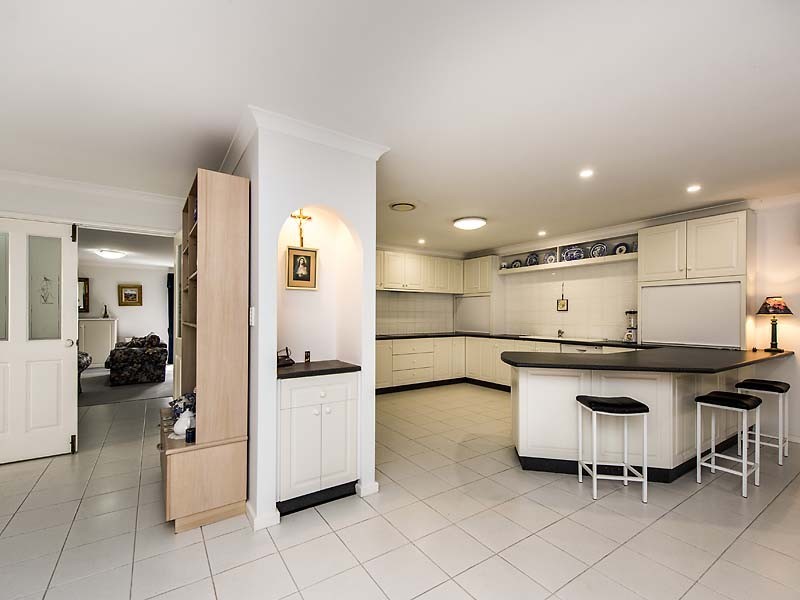 3 Heather Gardens, Halls Head WA 6210