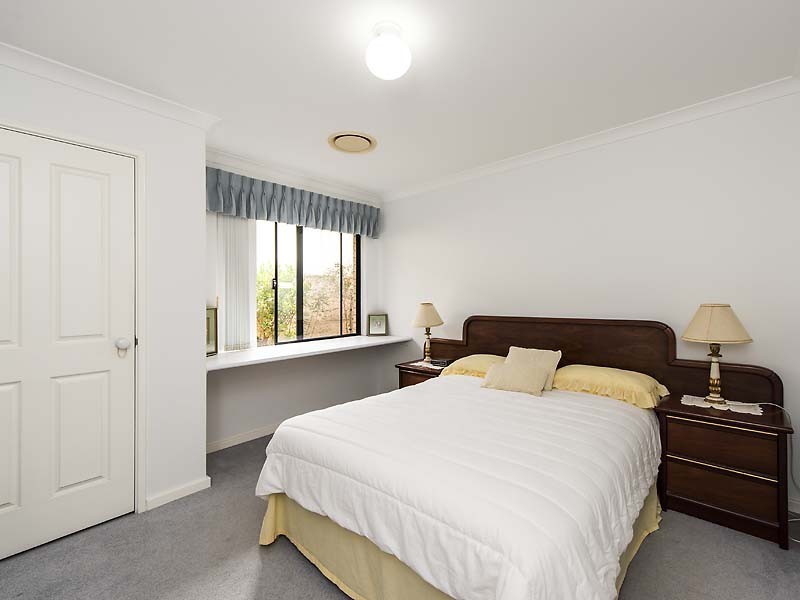 3 Heather Gardens, Halls Head WA 6210