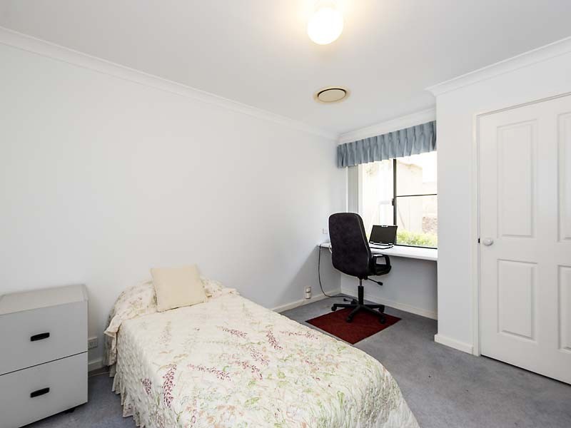 3 Heather Gardens, Halls Head WA 6210