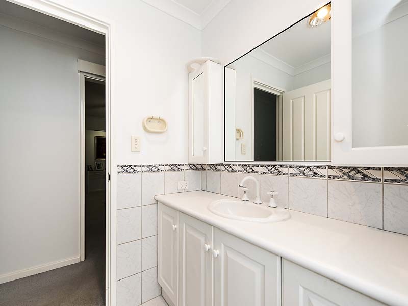 3 Heather Gardens, Halls Head WA 6210