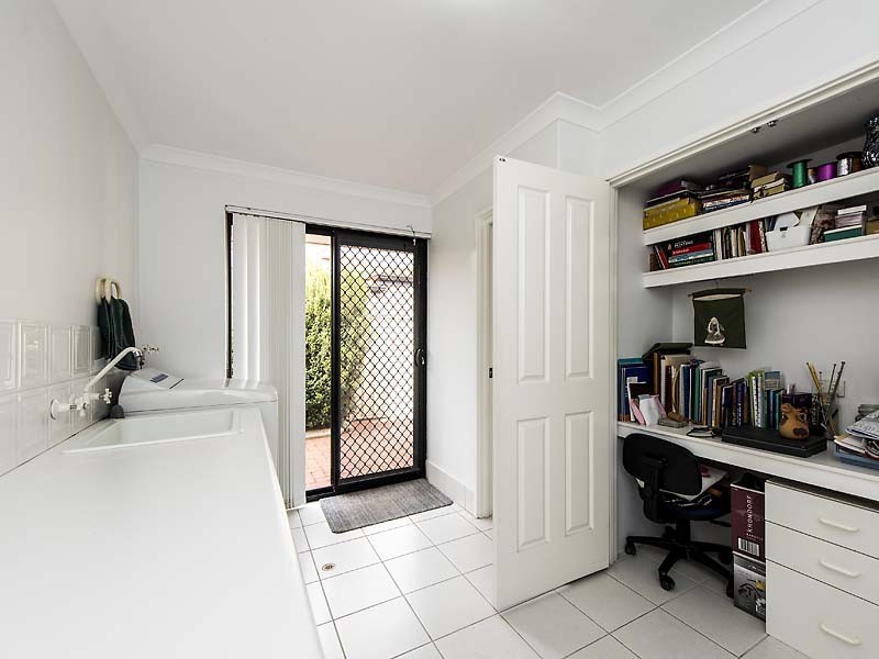 3 Heather Gardens, Halls Head WA 6210