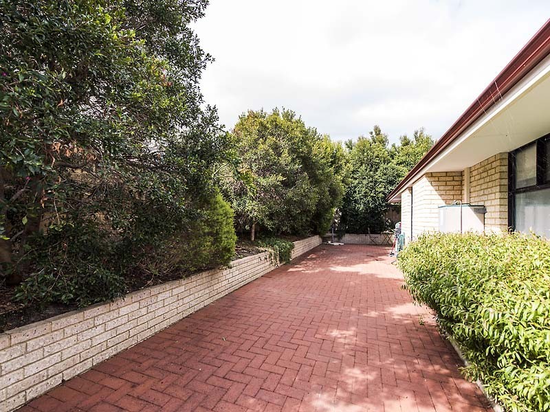 3 Heather Gardens, Halls Head WA 6210