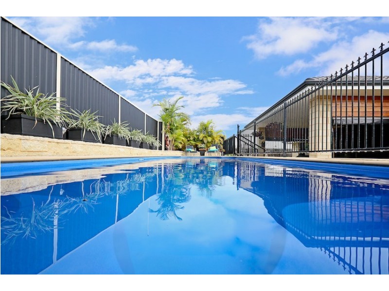 37 Bookleaf Loop, Halls Head WA 6210