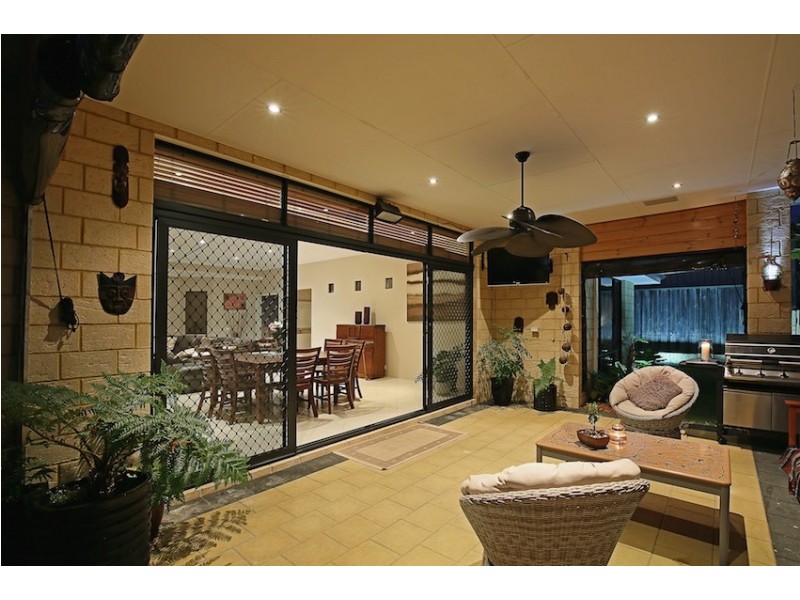 37 Bookleaf Loop, Halls Head WA 6210