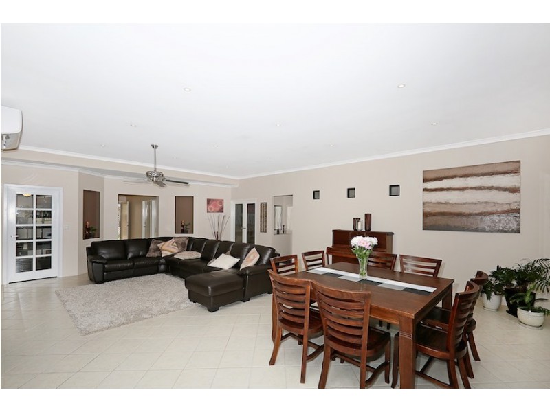 37 Bookleaf Loop, Halls Head WA 6210