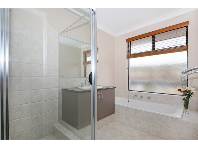 37 Bookleaf Loop, Halls Head WA 6210