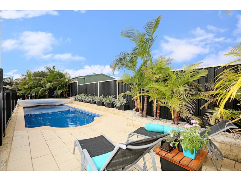 37 Bookleaf Loop, Halls Head WA 6210