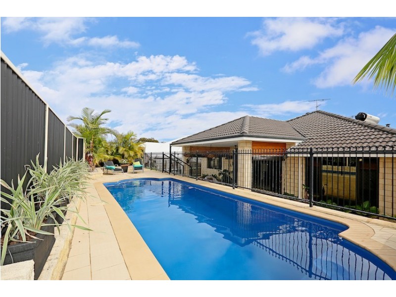 37 Bookleaf Loop, Halls Head WA 6210