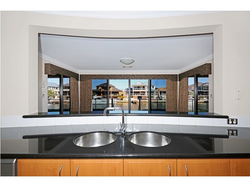 29 Brindabella Crescent, Halls Head WA 6210