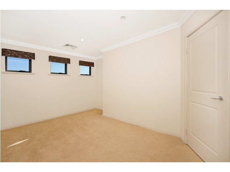 29 Brindabella Crescent, Halls Head WA 6210