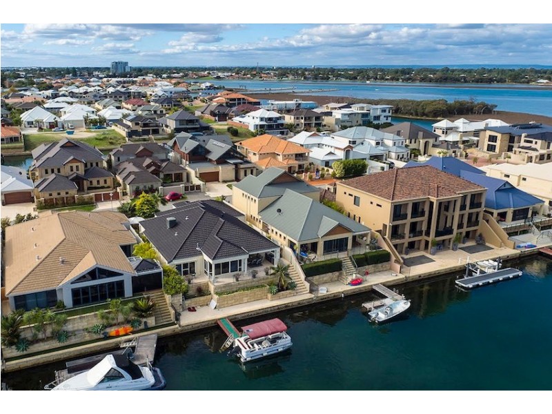 29 Brindabella Crescent, Halls Head WA 6210