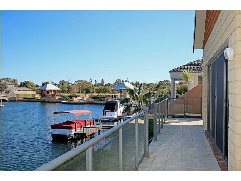 29 Brindabella Crescent, Halls Head WA 6210