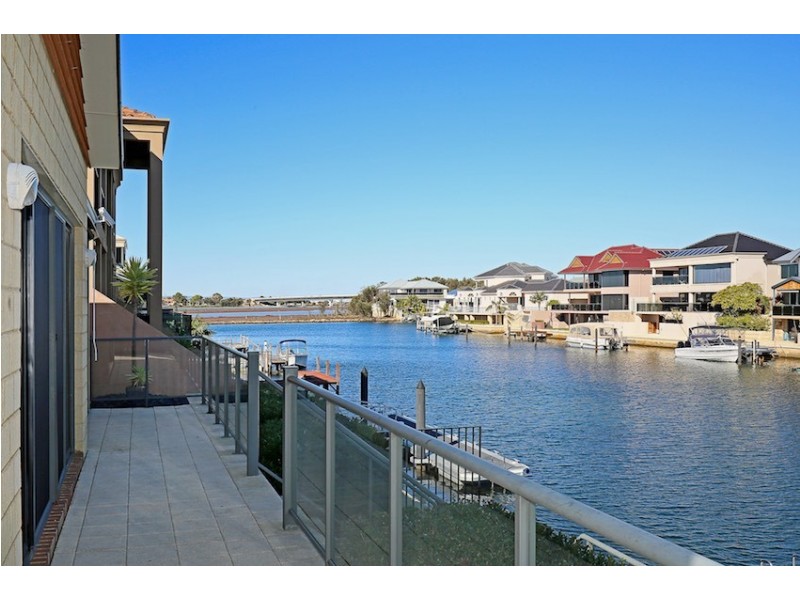 29 Brindabella Crescent, Halls Head WA 6210