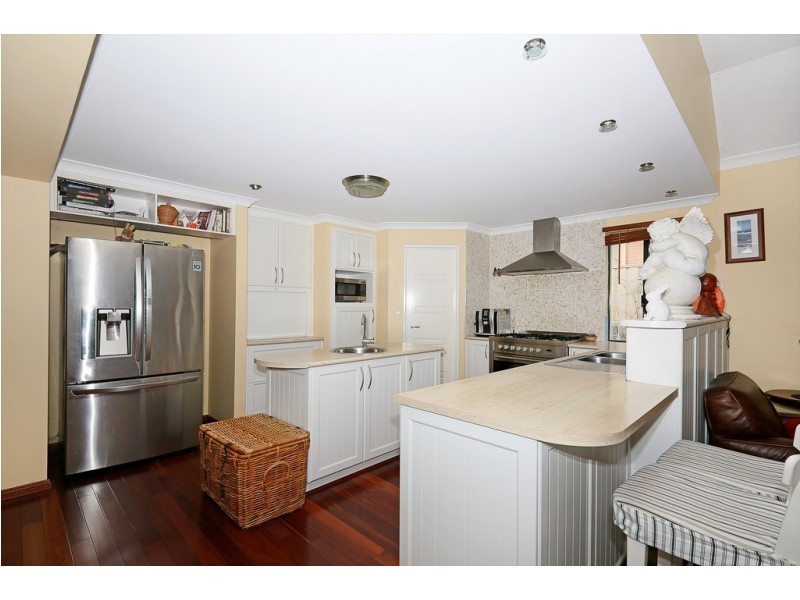 96 McLarty Road, Halls Head WA 6210