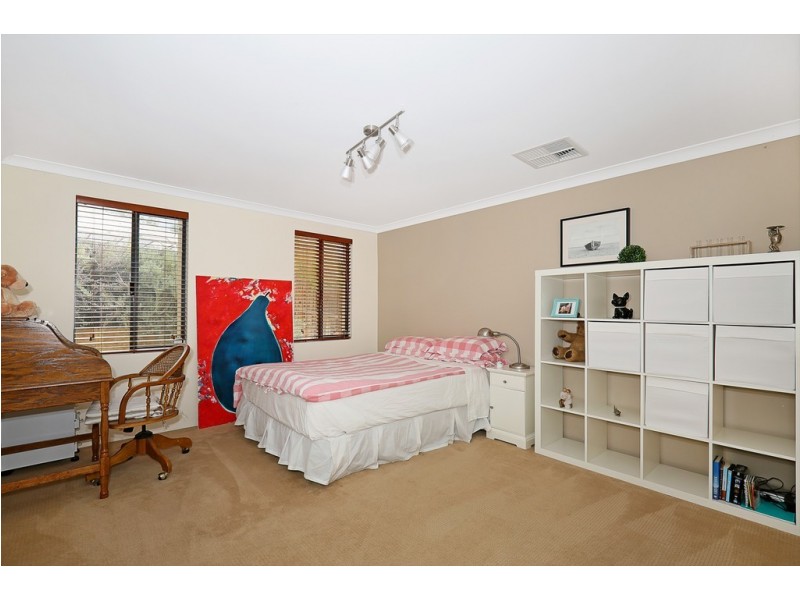 96 McLarty Road, Halls Head WA 6210